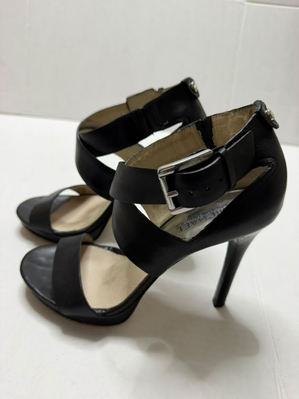 Michael Kors Sandal Women's Size 7 Platfrom High Heel Black Leather Ankle Strap - Picture 2 of 14